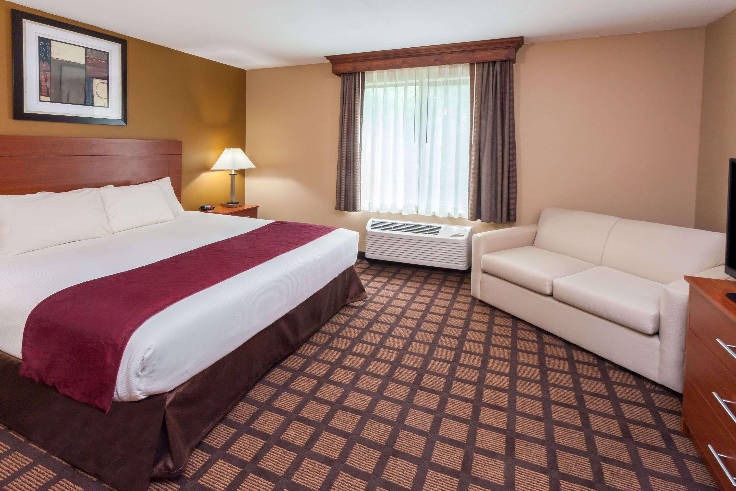 Baymont By Wyndham New Buffalo Exterior photo